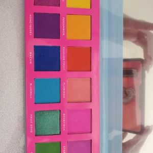 Ace Beaute  Shadow Palette